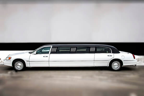 Lincoln limo exterior
